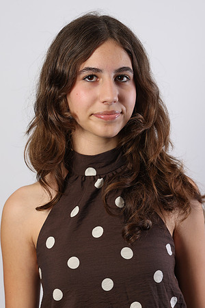 TMF23763 CAROLINA LOURO